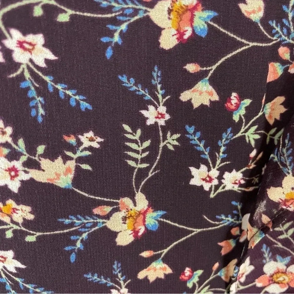 1. State Floral Flutter Sleeve Top - Picture 7 of 9